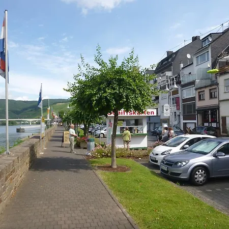 Unterm Wingert Zell an der Mosel